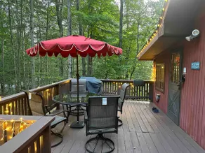 Mountain Lodge by the Lake in the Poconos - Image 5