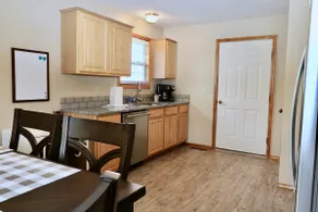 Greenway Place, 3BD/2BA King Bed, Sleeps 8 - Image 3