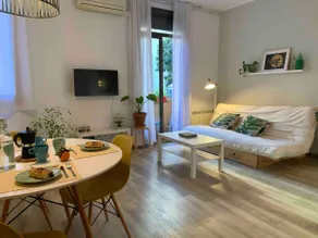 15 minutes to Barcelona city center metro station, 15 minutes to Badalona beach - Image 2