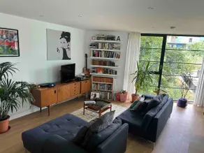 Spacious light two bedroom apartment hackney wick - Image 2