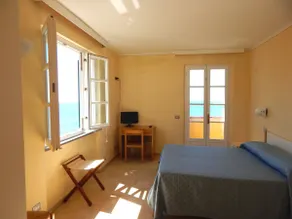 Two-room apartment with large terrace overlooking the sea Pomonte - Image 4