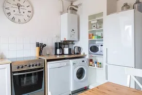 Bright apartment, ideally located, 4 rooms - Image 5