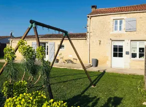 Stylish gîte with private heated pool sleeps 6 - Image 2