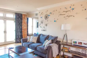 Double Master Unit in Gorgeous Victorian Mansion - Image 3