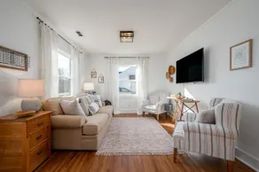Charming 3BR 2BA Fully Renovated near DWNTN & MTSU - Image 2