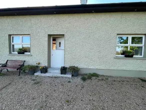 Cheerful 3-Bedroom cottage with fireplace - Image 2