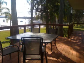 Lake Mac Waterfront. Sleeps 11. Only 55 min up M1. - Image 5