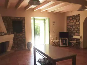 Spacious Villa with View 10 mins Walk to the Beach - Image 4