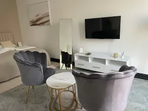 Studio apartment near Sanssouci with lake access - Image 3