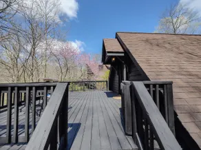 Wooded Cabin Retreat w/Hot Tub, 30min to Nash - Image 5