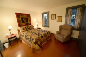 Peaceful, Spacious, Historic Stone Cottage Getaway - Image 4