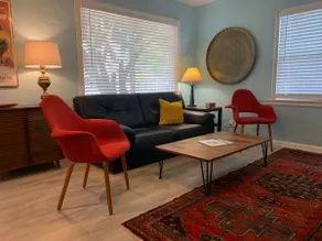 THE BILTMORE~Classy 3BR near Biltmore/AIR~King Bed - Image 2