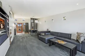 Hearns Beachside Villa 1 - Image 4