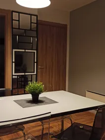 3 bedrooms parking in garage - Image 5