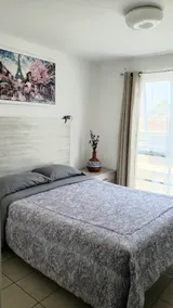 A beautiful apartment with free parking - Image 2