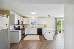 Modern, Large 4BR Home in Perrysburg – Near Dining - Image 5
