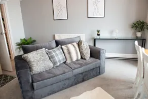 HIGHCLIFFE SUNSET SUITE - 2 BED - SLEEPS 4 - BEACHFRONT - Image 2