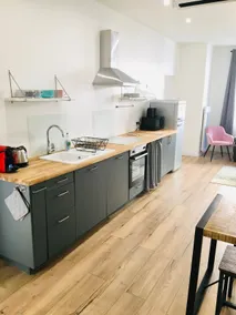 Le Dupont ♥️ Cosy, 2 bedrooms & Private Parking 🚗 - Image 3