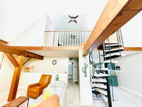 Hillside Hideaway - Image 2
