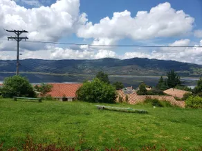 FULL APT WITH BEAUTIFUL VIEWS OF THE LAKE AND MOUNTAINS - Image 2