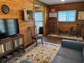 Lake Santa Fe Cottage Get Away (1 Room Studio) - Image 3