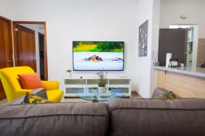 4th APT, WIFI, SmartTV, Elevator - Image 3