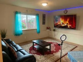 Private in-law unit with Free Parking - Image 2