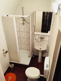 Prince's studio apartment @ city center - Image 3