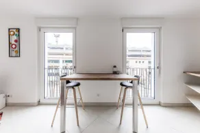 Beautiful cozy and bright apartment + Parking - Image 2