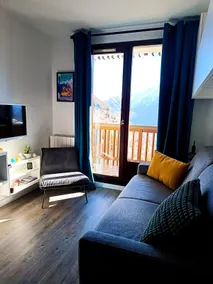 Cozy studio for 2 near slopes with balcony and parking – Auris en Oisans - Image 2