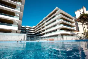 Beautiful apartment in residence feet in water - Image 4