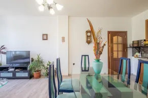 Comfortable 2 Bedroom Flat/Top Central location/ - Image 5