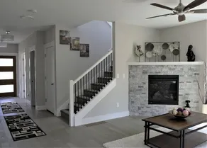Modern, new and close to lake - Image 5