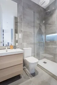 Luxury Silver Apartment just steps from Gran Vía by Batuecas - Image 3