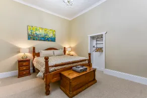 The Jazz (Entire House. All 4 Bedrooms) - Image 3