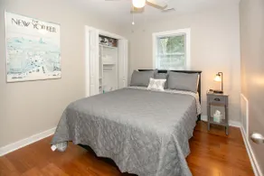 Clean+Quiet+Downtown+Pets+Fenced - Image 5