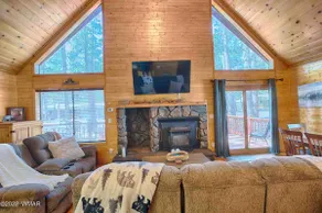 Cozy Ski Chalet in the Pines near Lakes & Hiking - Image 3