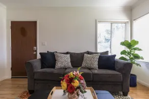 Cozy Cottage - Full Kitchen & At-Home Comfort - Image 3