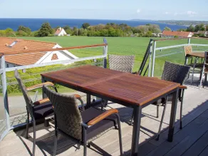 With seaview and pool. Incl. Electricity. - Image 3