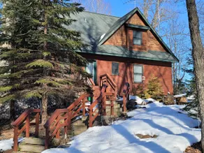 A family cabin inside the woods - Image 3