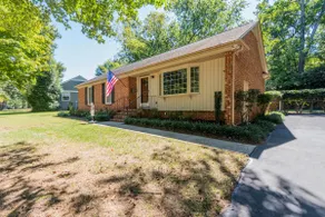 Luxury Location and Convenience with a Hot Tub - Image 4