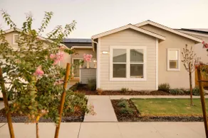 A Premium Modern Stay: Hanford - Image 3