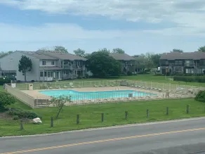 2 Bedroom 2 Bath Upstairs Condo with Water View - Image 4