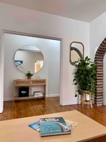 Art-Deco Heritage Apartment in the Heart of Bondi - Image 3