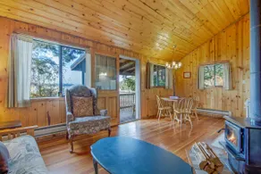 Ocean View Cabin 1BR (west-facing, 1 min to beach) - Image 3