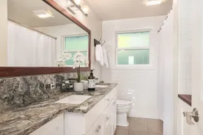 DOWNTOWN KIRKLAND - LUXURY PENTHOUSE! - Image 3