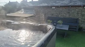 Brackendale Luxury Townhouse, hot Tub,sauna, Games - Image 3