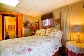 Trundle Private Suite Location Lily Garden BnB - Image 4