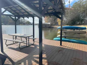 Wyeth House Lake Gsv, 6bd 4 bth - Image 2