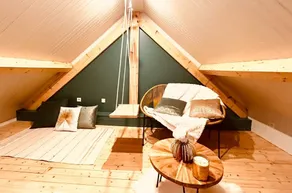 L'Amaryllis: Lovers' Lodge - Image 5